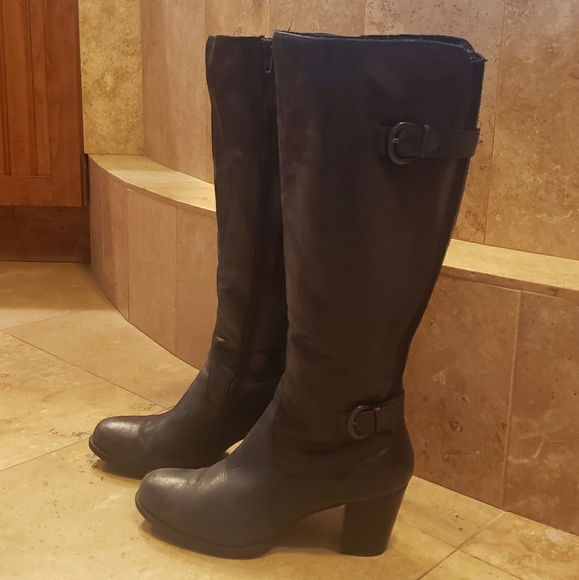 Born Shoes - 🔴Black leather heeled boots,  2.5" heel